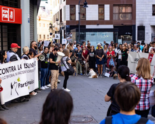 Cientos de animalistas exigen la inclusión de los perros de caza en la nueva ley